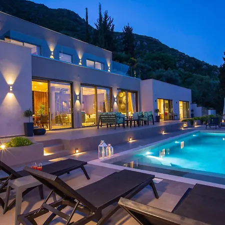 Ino Lefkas Nydri (Lefkada)